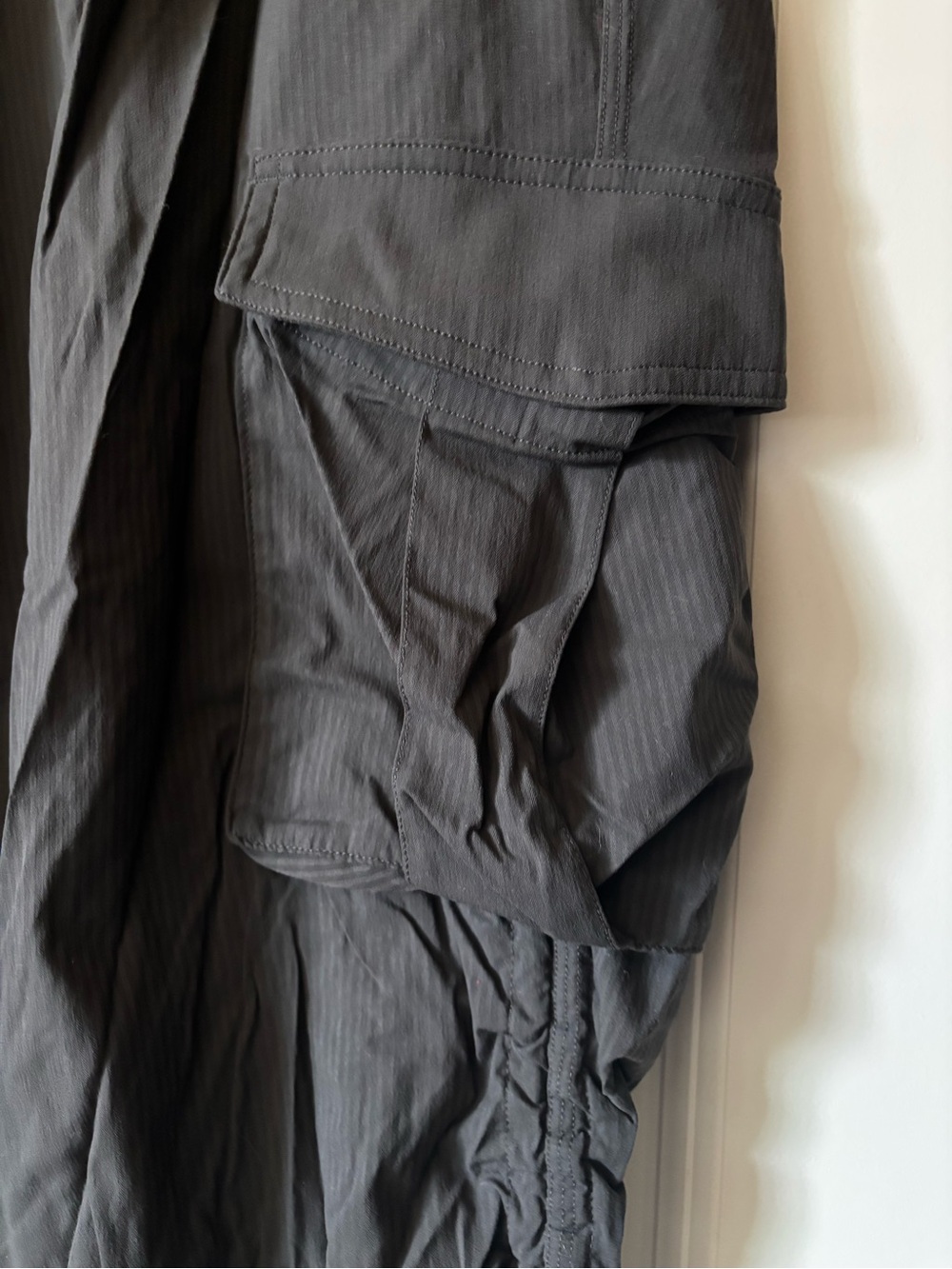 lululemon athletica Women’s Dance Studio Grey Cargo Jogger Pants - Picture 4 of 8